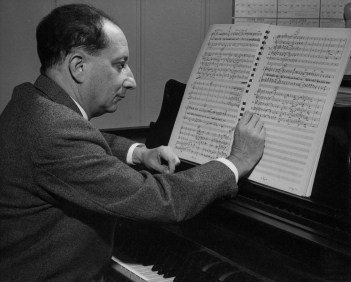 Rene Frank at piano Image